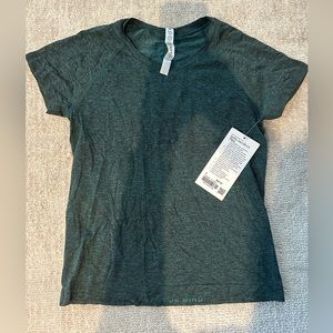 Lululemon Swiftly Tech SS 2.0 Race, dark green, never worn with tags on